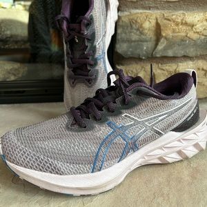 ASICS Novablast 2 - SIZE 8